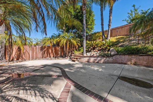 950 Tempera Ct, Oceanside, CA 92057