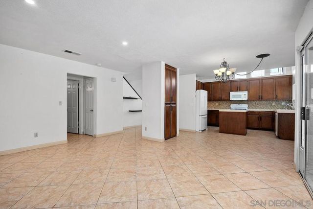 950 Tempera Ct, Oceanside, CA 92057