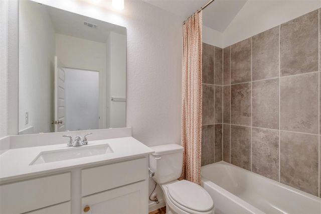 305 Langhorne BND, Liberty Hill, TX 78642