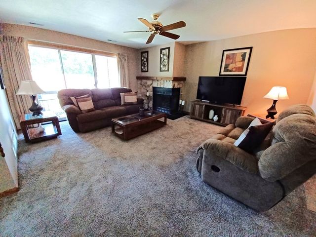 477 Village Green Road 201A, Naperville, IL 60540