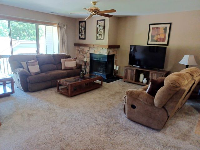 477 Village Green Road 201A, Naperville, IL 60540