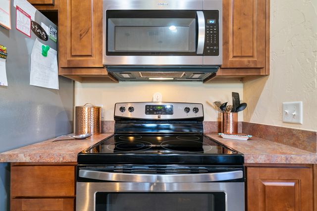 1207 Mary Ann Court, Tioga, TX 76271