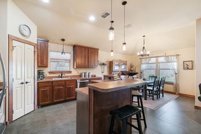 1207 Mary Ann Court, Tioga, TX 76271