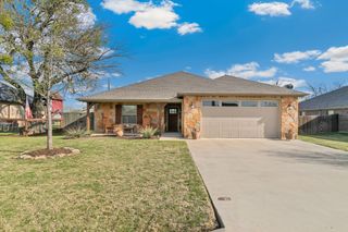 1207 Mary Ann Court, Tioga, TX 76271
