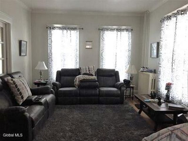 484 Kenwood Avenue, Bethlehem, NY 12054