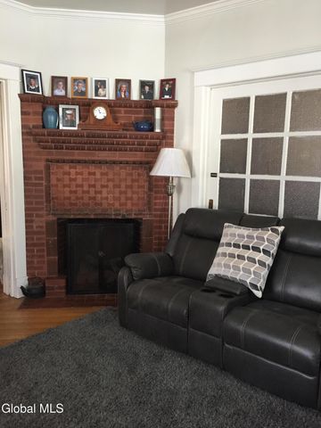 484 Kenwood Avenue, Bethlehem, NY 12054