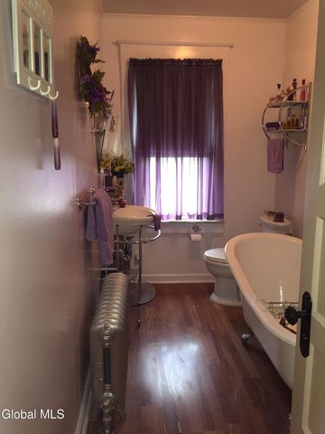 484 Kenwood Avenue, Bethlehem, NY 12054