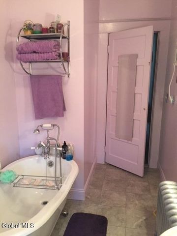 484 Kenwood Avenue, Bethlehem, NY 12054