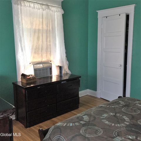 484 Kenwood Avenue, Bethlehem, NY 12054