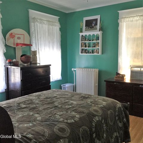 484 Kenwood Avenue, Bethlehem, NY 12054