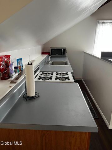 484 Kenwood Avenue, Bethlehem, NY 12054