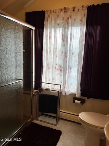 484 Kenwood Avenue, Bethlehem, NY 12054