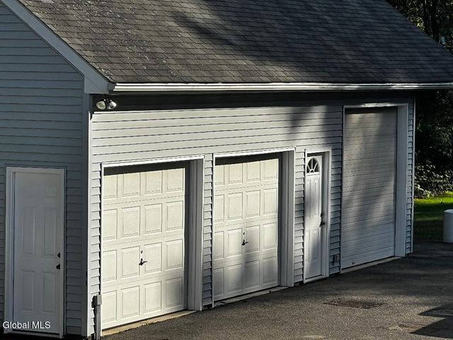 484 Kenwood Avenue, Bethlehem, NY 12054