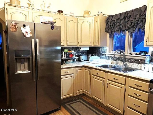 484 Kenwood Avenue, Bethlehem, NY 12054