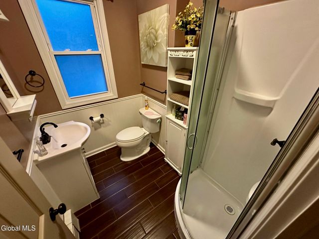 484 Kenwood Avenue, Bethlehem, NY 12054