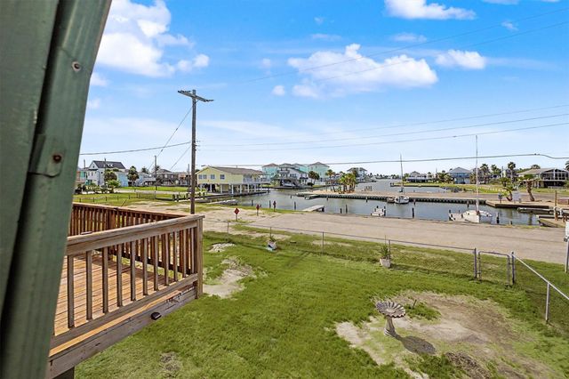 16646 Jolly Roger Road, Jamaica Beach, TX 77554
