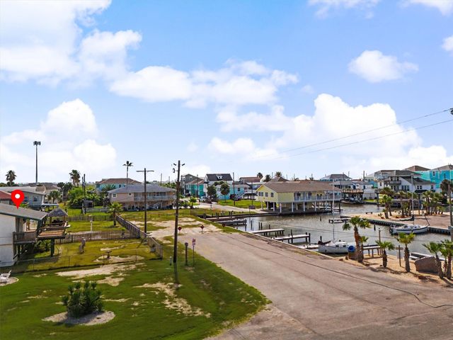 16646 Jolly Roger Road, Jamaica Beach, TX 77554