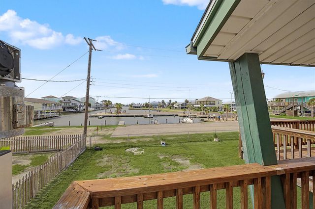 16646 Jolly Roger Road, Jamaica Beach, TX 77554
