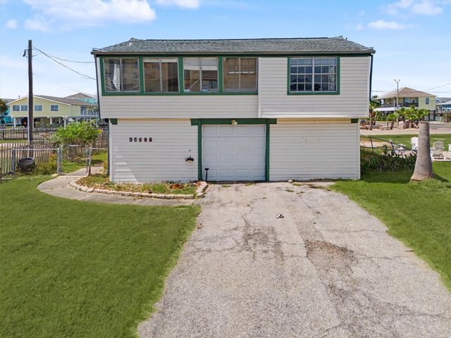 16646 Jolly Roger Road, Jamaica Beach, TX 77554
