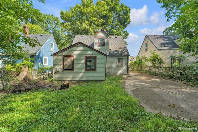 26005 Currier Street, Dearborn Heights, MI 48125