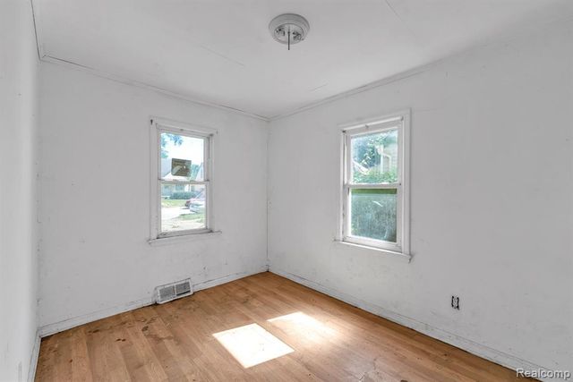 26005 Currier Street, Dearborn Heights, MI 48125