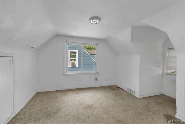 26005 Currier Street, Dearborn Heights, MI 48125