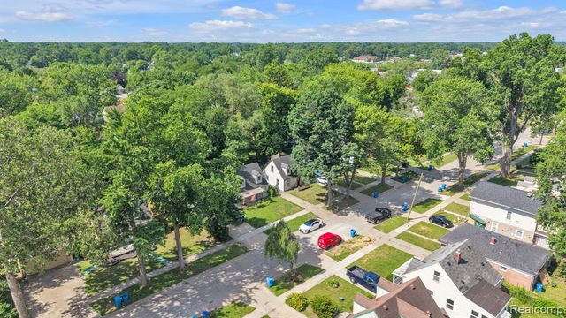 26005 Currier Street, Dearborn Heights, MI 48125