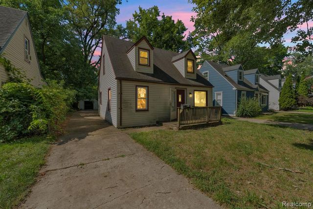 26005 Currier Street, Dearborn Heights, MI 48125