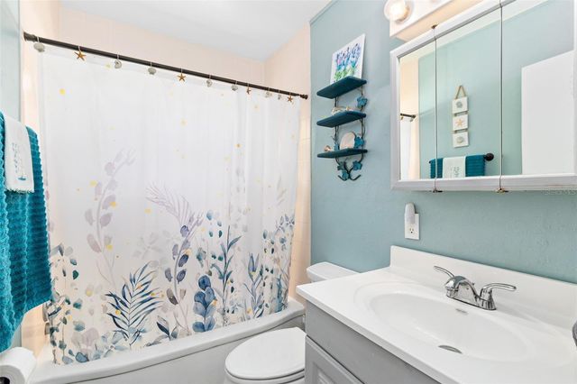 6030 62ND STREET N, St Petersburg, FL 33709