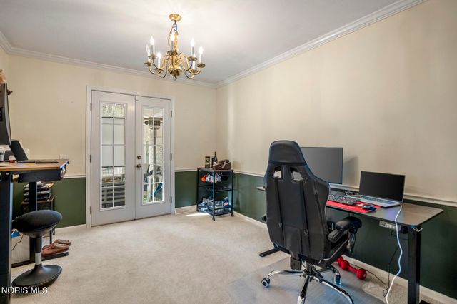 6913 Fredericksburg Drive, Sylvania, OH 43560