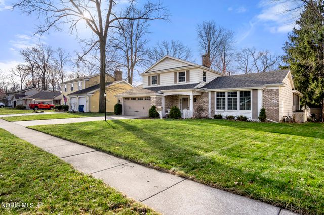 6913 Fredericksburg Drive, Sylvania, OH 43560
