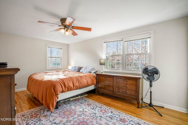 6913 Fredericksburg Drive, Sylvania, OH 43560