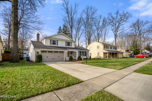 6913 Fredericksburg Drive, Sylvania, OH 43560