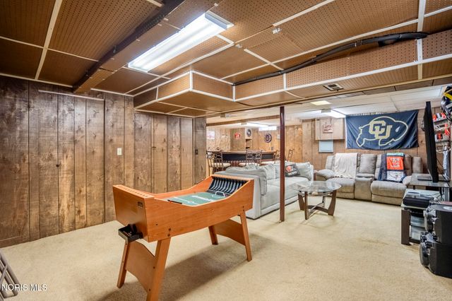 6913 Fredericksburg Drive, Sylvania, OH 43560