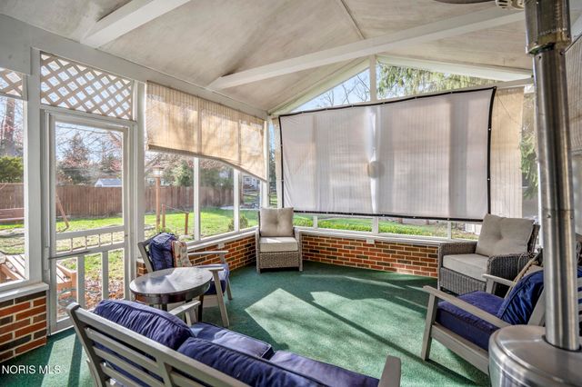 6913 Fredericksburg Drive, Sylvania, OH 43560