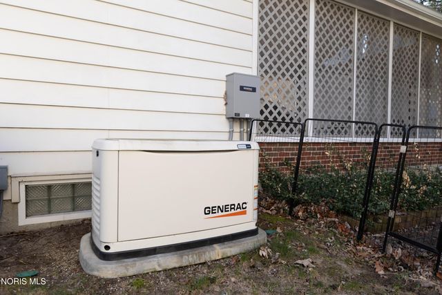 6913 Fredericksburg Drive, Sylvania, OH 43560