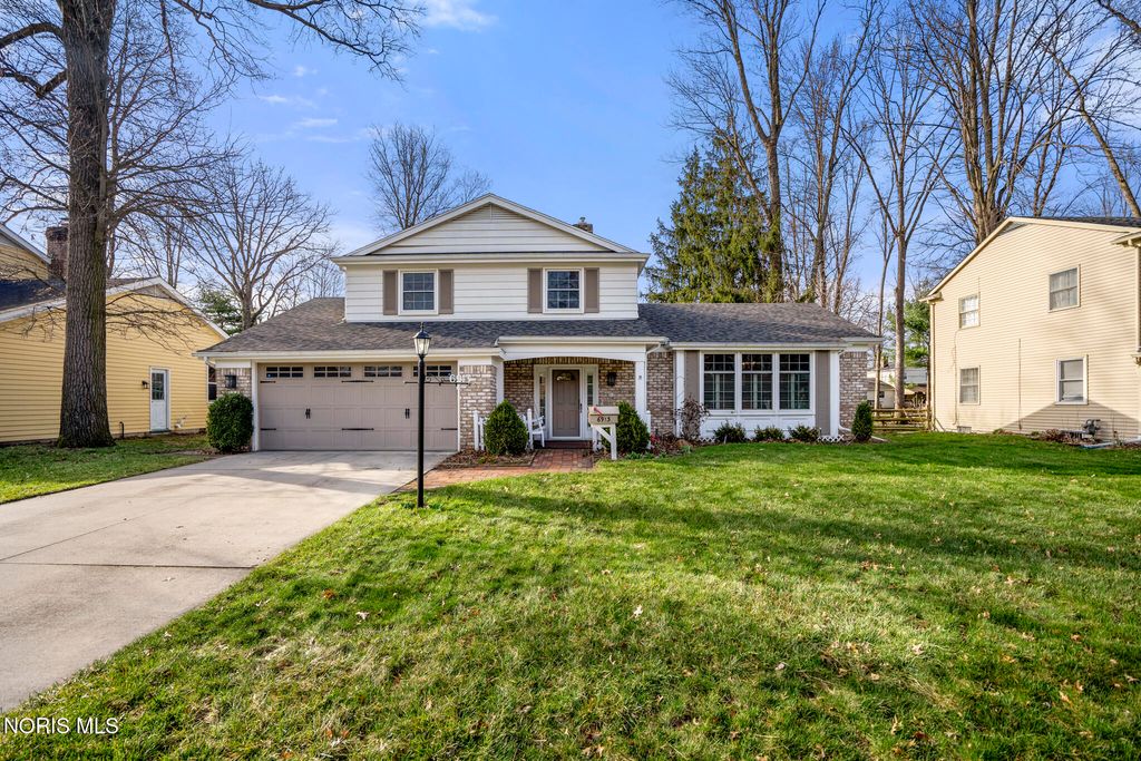 6913 Fredericksburg Drive, Sylvania, OH 43560