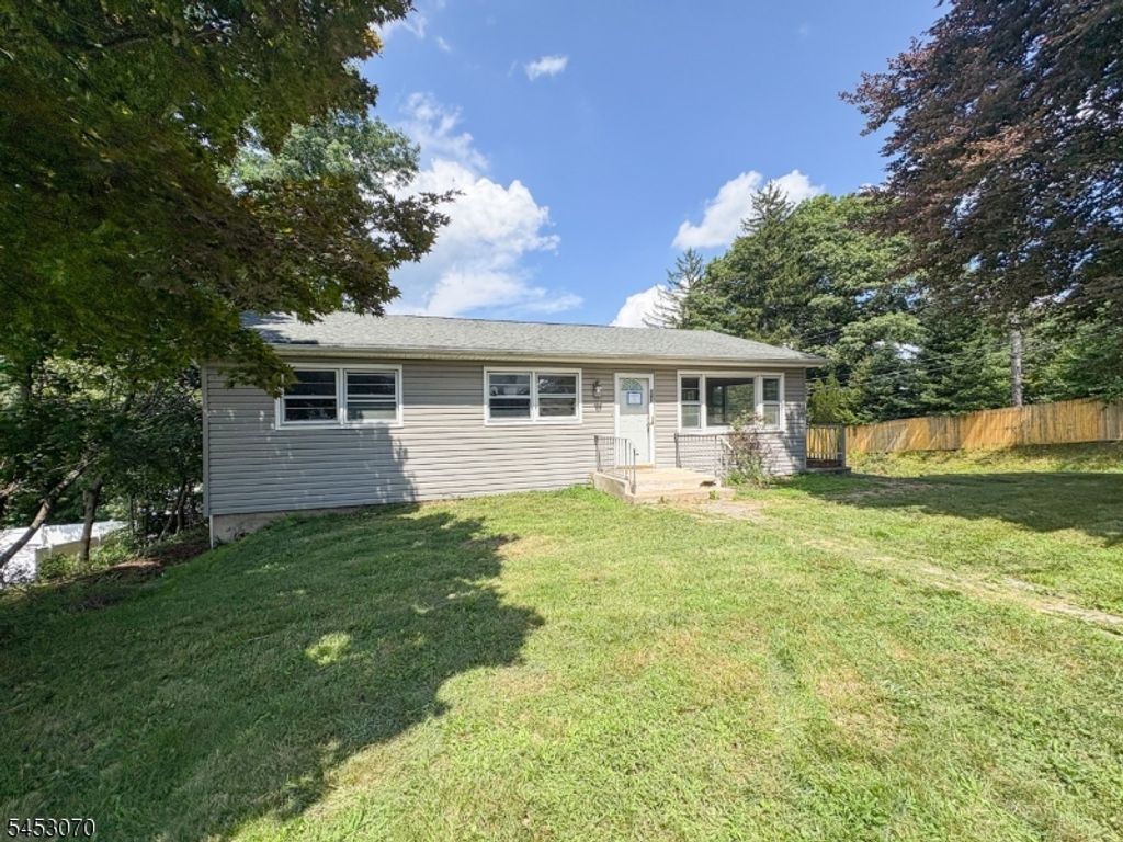 101 Winding Hill Rd, Hopatcong Boro, NJ 07843 — exterior