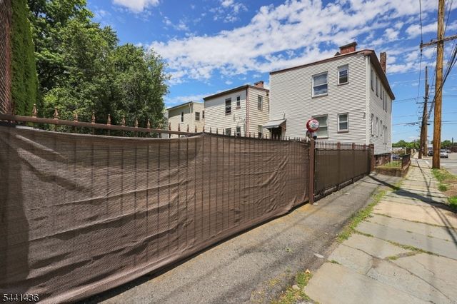 114 9Th Ave, Newark City, NJ 07018