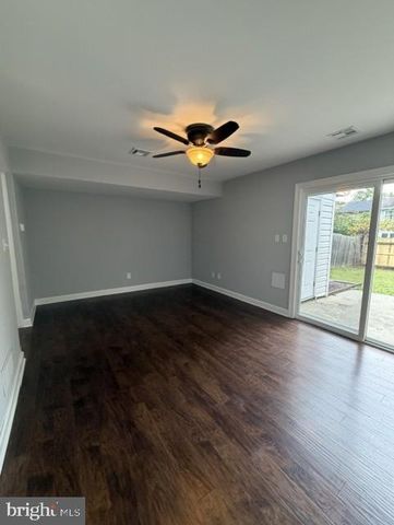 8 KAYAK CT, Newark, DE 19702