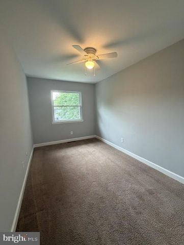 8 KAYAK CT, Newark, DE 19702
