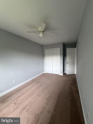 8 KAYAK CT, Newark, DE 19702