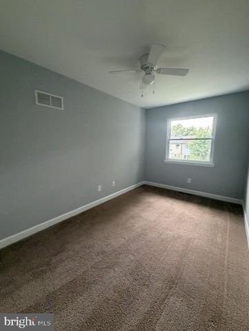 8 KAYAK CT, Newark, DE 19702