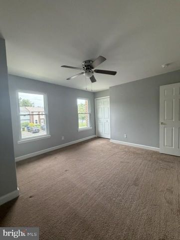 8 KAYAK CT, Newark, DE 19702