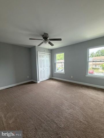 8 KAYAK CT, Newark, DE 19702