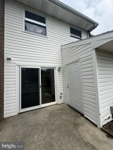 8 KAYAK CT, Newark, DE 19702