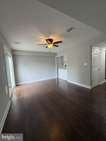 8 KAYAK CT, Newark, DE 19702