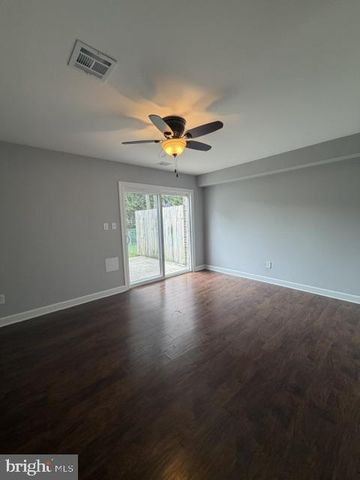 8 KAYAK CT, Newark, DE 19702