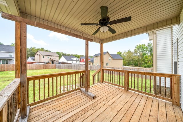 202 Geneva Ln, Clarksville, TN 37040