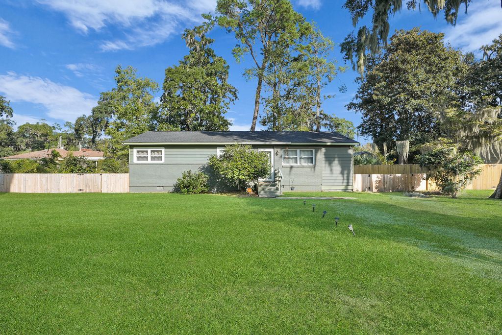 1109 Old Trail Road, Beaufort, SC 29902